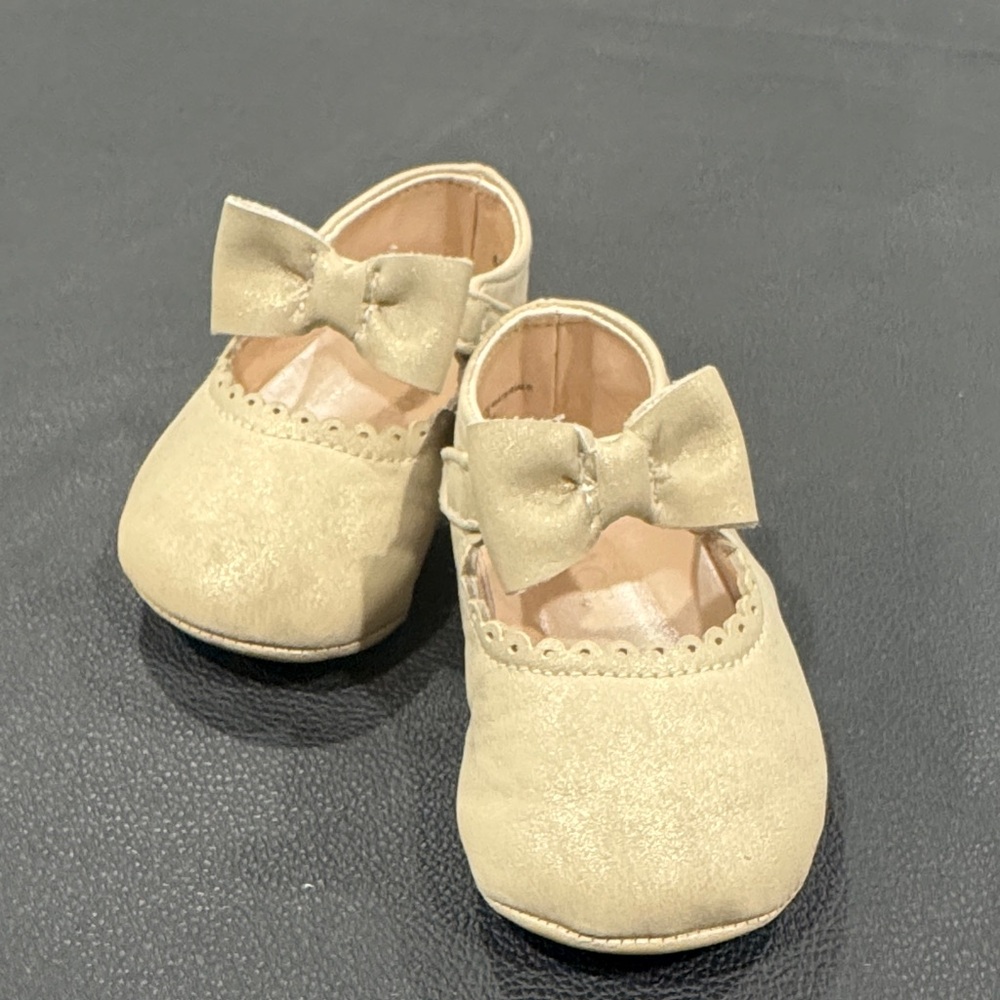 The Children's Place Cream Dress Shoes with Bow